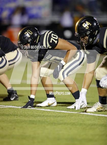 Thumbnail 3 in Palmer vs. Leonard (UIL 3A Bi-District Playoff) photogallery.