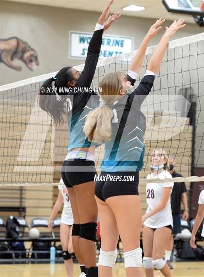 Thumbnail 3 in Laguna Beach @ Aliso Niguel photogallery.