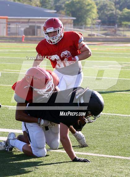 Thumbnail 1 in Grand Saline vs Van photogallery.