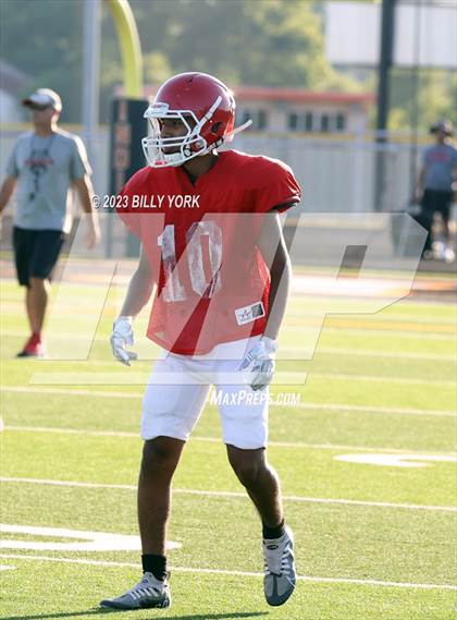 Thumbnail 2 in Grand Saline vs Van photogallery.