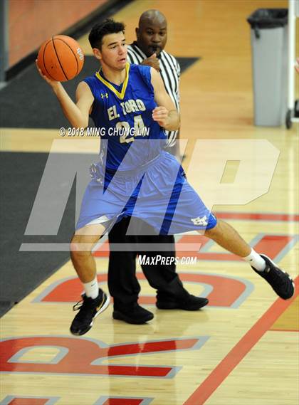 Thumbnail 1 in El Toro @ Mater Dei photogallery.