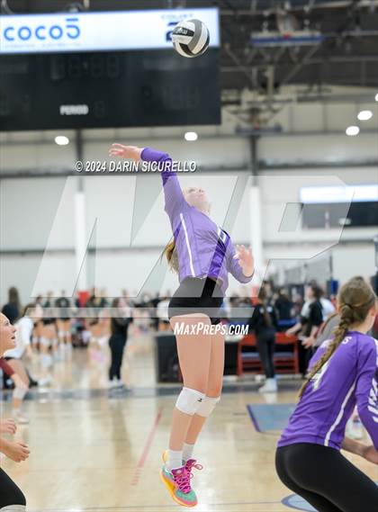 Thumbnail 3 in Arvada West vs. Brawley (Nike TOC Southwest) photogallery.