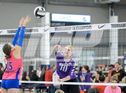 Thumbnail 1 in Arvada West vs. Brawley (Nike TOC Southwest) photogallery.