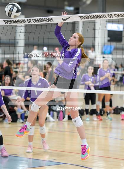 Thumbnail 3 in Arvada West vs. Brawley (Nike TOC Southwest) photogallery.
