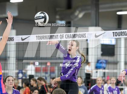 Thumbnail 3 in Arvada West vs. Brawley (Nike TOC Southwest) photogallery.