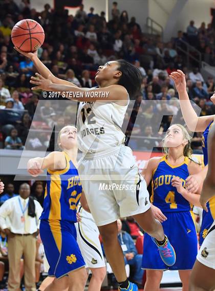 Thumbnail 1 in North Surry vs. Clinton (NCHSAA 2A Final) photogallery.