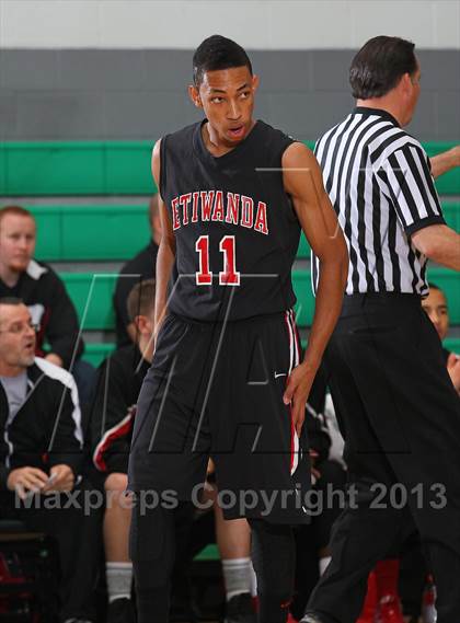 Thumbnail 3 in Etiwanda vs. Beverly Hills photogallery.