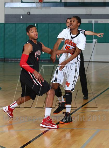 Thumbnail 3 in Etiwanda vs. Beverly Hills photogallery.