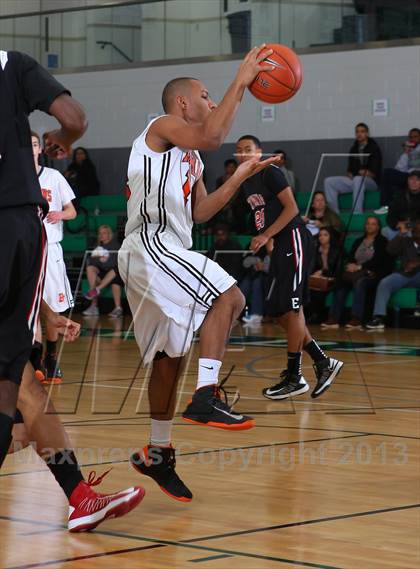Thumbnail 3 in Etiwanda vs. Beverly Hills photogallery.