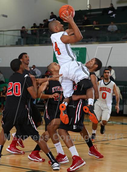 Thumbnail 2 in Etiwanda vs. Beverly Hills photogallery.