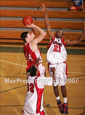 Thumbnail 3 in Lodi vs. Rancho Verde (Torrey Pines Holiday Prep Classic) photogallery.