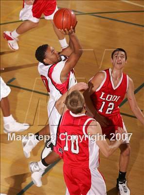 Thumbnail 3 in Lodi vs. Rancho Verde (Torrey Pines Holiday Prep Classic) photogallery.