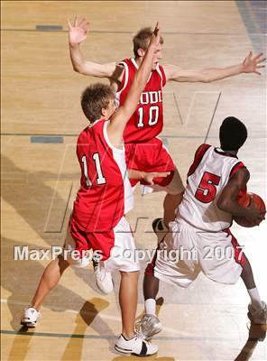 Thumbnail 1 in Lodi vs. Rancho Verde (Torrey Pines Holiday Prep Classic) photogallery.