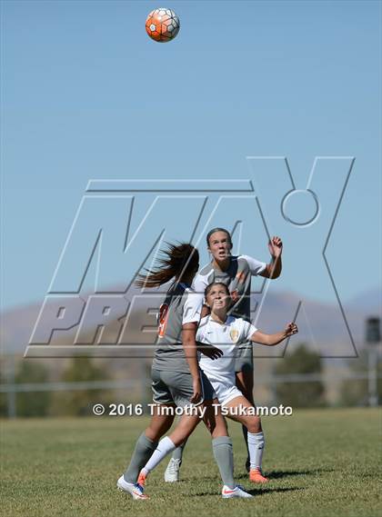 Thumbnail 2 in Douglas @ Bishop Manogue photogallery.