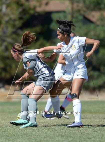Thumbnail 1 in Douglas @ Bishop Manogue photogallery.