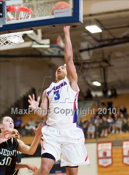 Thumbnail 3 in Jesuit vs. DeMatha (Les Schwab Invitational 2010) photogallery.
