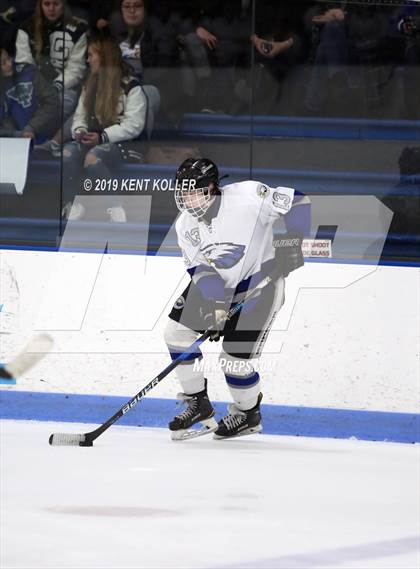 Thumbnail 3 in Anchor Bay @ Utica Eisenhower photogallery.