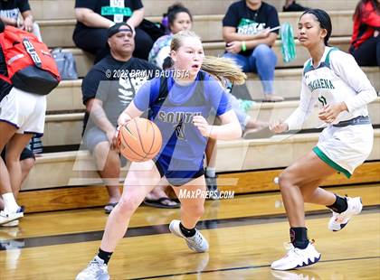 Thumbnail 3 in Konawaena vs South Medford (Iolani Classic Honolulu - Day 1) photogallery.