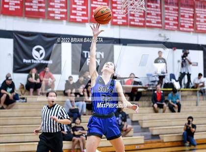 Thumbnail 1 in Konawaena vs South Medford (Iolani Classic Honolulu - Day 1) photogallery.