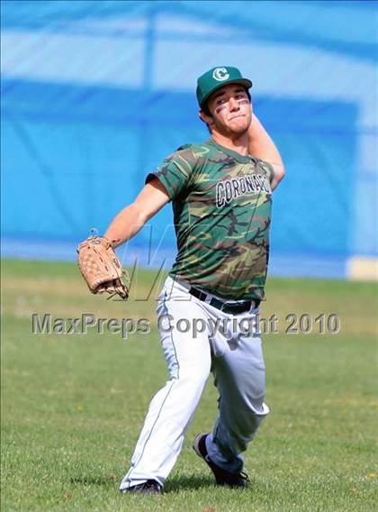Thumbnail 2 in Palisades vs. Coronado photogallery.