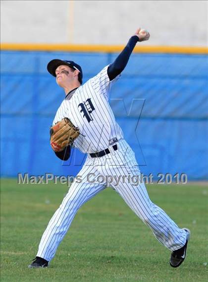 Thumbnail 1 in Palisades vs. Coronado photogallery.