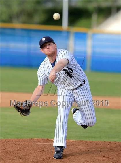 Thumbnail 3 in Palisades vs. Coronado photogallery.