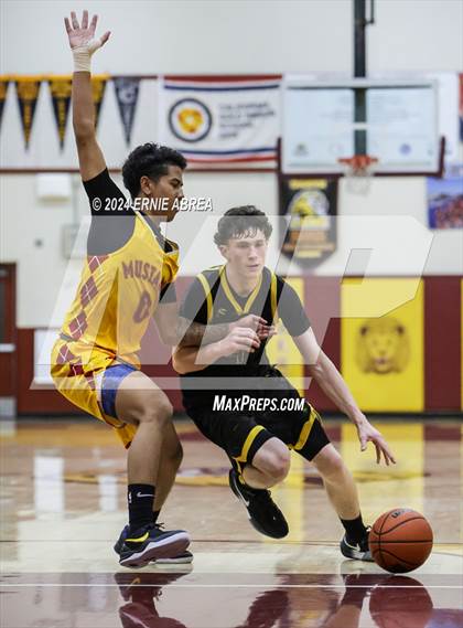 Thumbnail 1 in Lincoln vs. Cornerstone Christian (Stonebarger Tournament) photogallery.