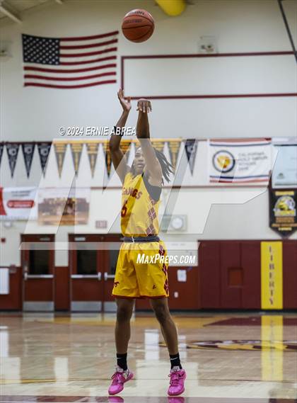 Thumbnail 1 in Lincoln vs. Cornerstone Christian (Stonebarger Tournament) photogallery.