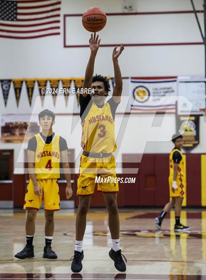 Thumbnail 2 in Lincoln vs. Cornerstone Christian (Stonebarger Tournament) photogallery.