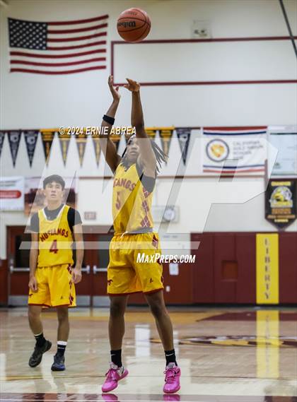 Thumbnail 3 in Lincoln vs. Cornerstone Christian (Stonebarger Tournament) photogallery.