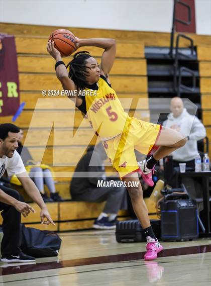Thumbnail 2 in Lincoln vs. Cornerstone Christian (Stonebarger Tournament) photogallery.