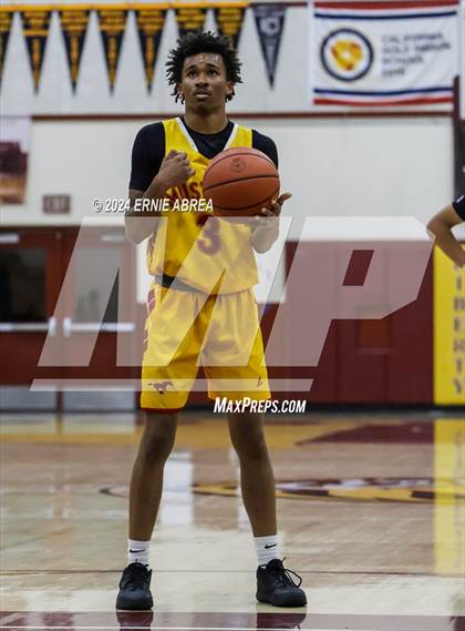 Thumbnail 2 in Lincoln vs. Cornerstone Christian (Stonebarger Tournament) photogallery.