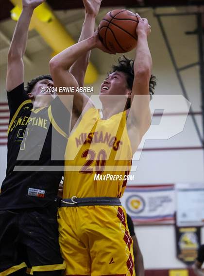 Thumbnail 1 in Lincoln vs. Cornerstone Christian (Stonebarger Tournament) photogallery.