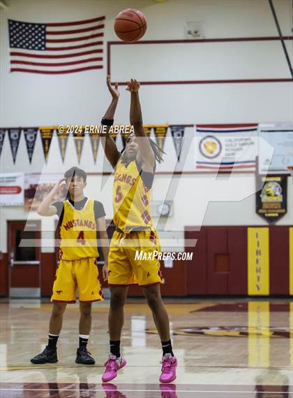 Thumbnail 2 in Lincoln vs. Cornerstone Christian (Stonebarger Tournament) photogallery.