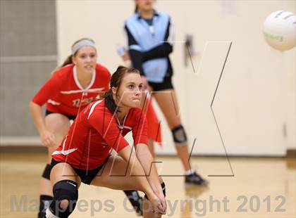 Thumbnail 3 in Eaton vs Mountain Vista (Eaglecrest Invitational) photogallery.