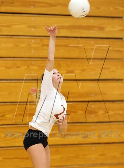 Thumbnail 2 in Eaton vs Mountain Vista (Eaglecrest Invitational) photogallery.