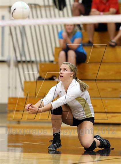 Thumbnail 1 in Eaton vs Mountain Vista (Eaglecrest Invitational) photogallery.