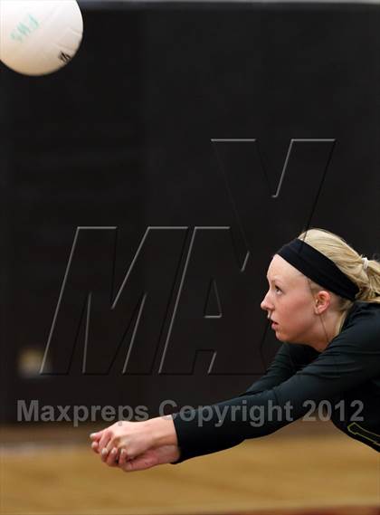 Thumbnail 3 in Eaton vs Mountain Vista (Eaglecrest Invitational) photogallery.