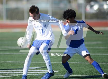 Thumbnail 3 in West Hills vs. Central (CIF SDS D3 Final) photogallery.