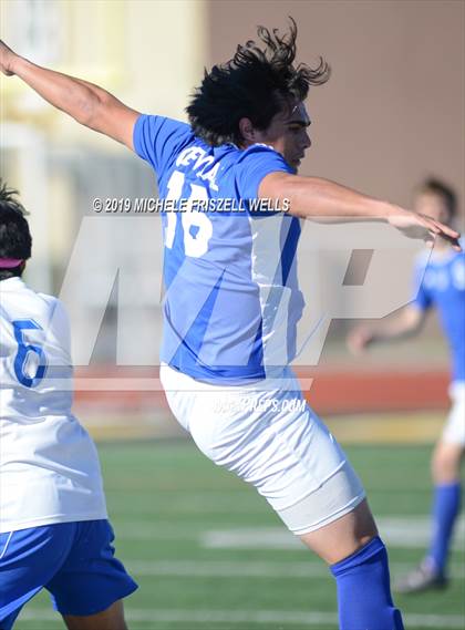 Thumbnail 3 in West Hills vs. Central (CIF SDS D3 Final) photogallery.