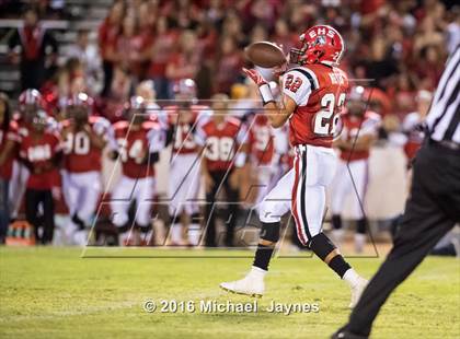 Thumbnail 1 in Beckman @ Elsinore photogallery.