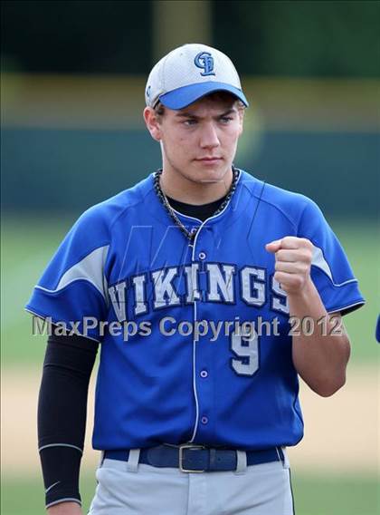 Thumbnail 3 in Grand Island vs. New Hartford (NYSPHSAA Class A Semifinal) photogallery.