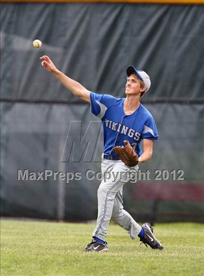 Thumbnail 1 in Grand Island vs. New Hartford (NYSPHSAA Class A Semifinal) photogallery.