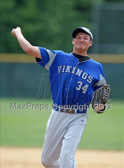 Thumbnail 3 in Grand Island vs. New Hartford (NYSPHSAA Class A Semifinal) photogallery.