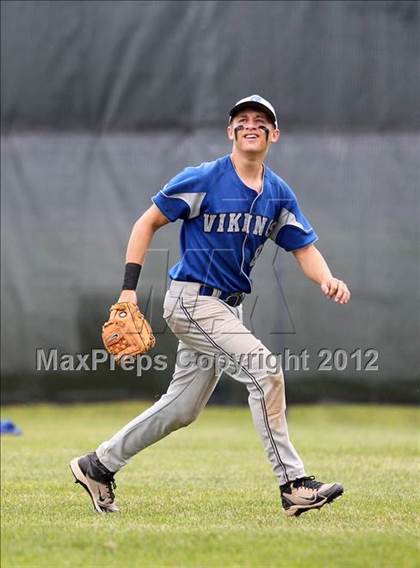 Thumbnail 3 in Grand Island vs. New Hartford (NYSPHSAA Class A Semifinal) photogallery.