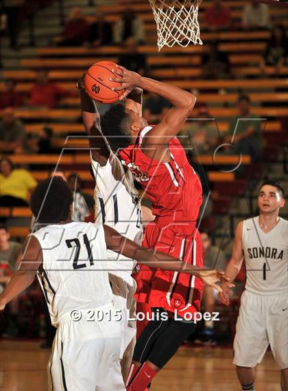 Thumbnail 3 in Sonora vs. Orange Lutheran (Nike Extravaganza) photogallery.