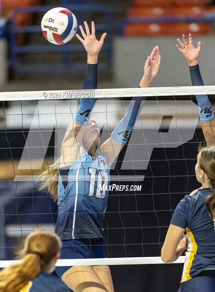 Thumbnail 2 in Spring Valley vs. Hedgesville (WVSSAC Class AAAA Semifinal) photogallery.