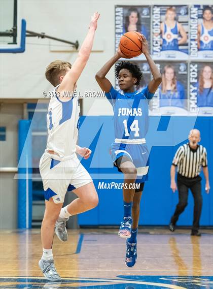 Thumbnail 3 in Indianapolis Metropolitan @ Indianapolis Bishop Chatard photogallery.