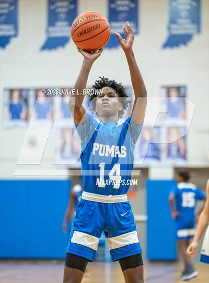 Thumbnail 2 in Indianapolis Metropolitan @ Indianapolis Bishop Chatard photogallery.