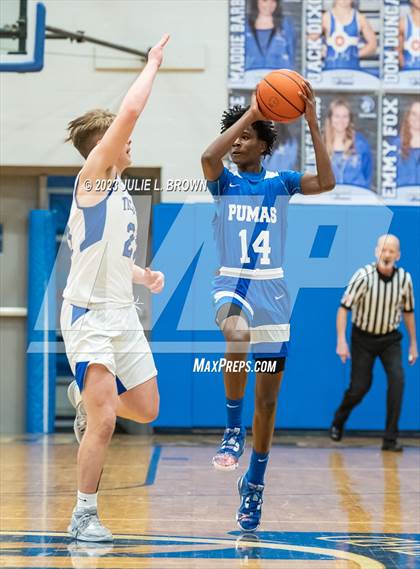 Thumbnail 2 in Indianapolis Metropolitan @ Indianapolis Bishop Chatard photogallery.